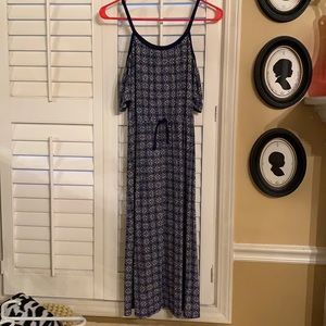 Girls cold shoulder maxi dress.